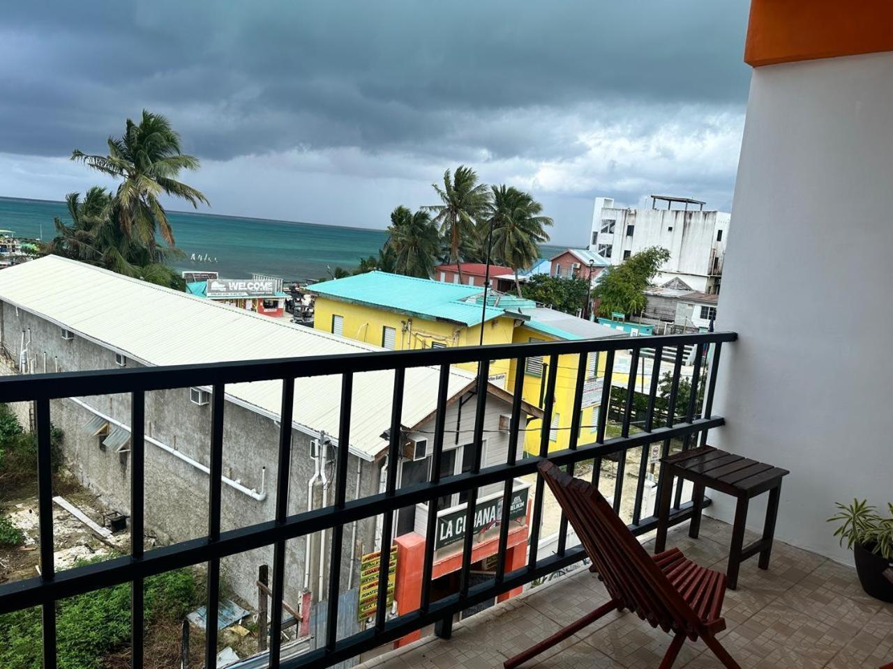 Enjoy Hotel Caye Caulker Extérieur photo